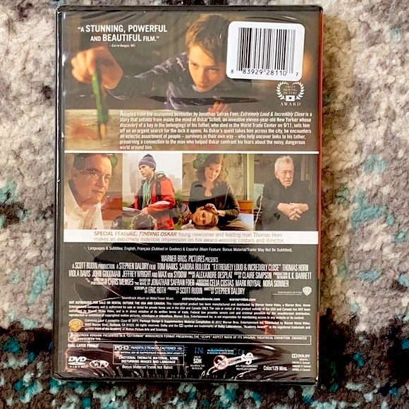 Extremely Loud & Incredibly Close - Picture 2 of 2